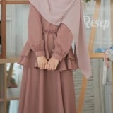 5 Inspirasi Hijab Syar'i Terbaik 2025 ala Selebriti Indonesia: Dari Nina Zatulini hingga Dara Arafah