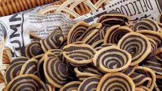 Viral: Gajah Liar Mencuri Camilan dari Minimarket, 9 Kantong Kerupuk Dilewati, Tak Ada Korban!