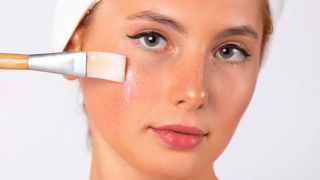 Cara Mengencangkan Wajah dengan Kulit Pisang, Hasilnya Bak Dibotox dalam 7 Hari