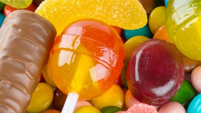 Ilustrasi permen atau makanan manis.