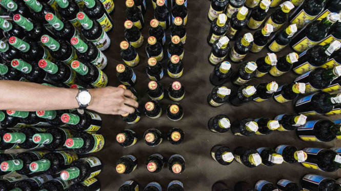 Barang bukti minuman mengandung etil alkohol ilegal