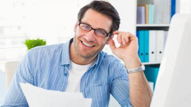 Ilustrasi berkacamata.