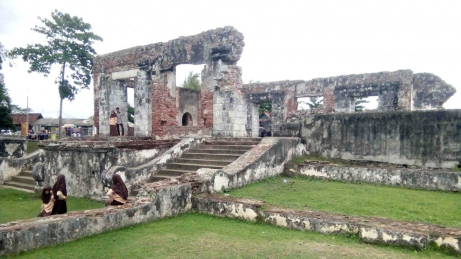 Bangunan peninggalan-peninggalan Kesultanan Banten