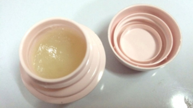ilustrasi Petroleum jelly