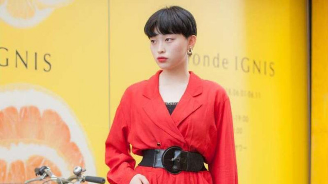 Ilustrasi pakaian kerja yang modis