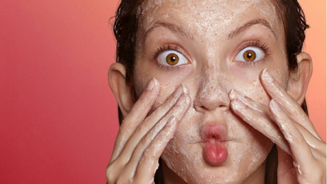 Face Scrub St. Ives.