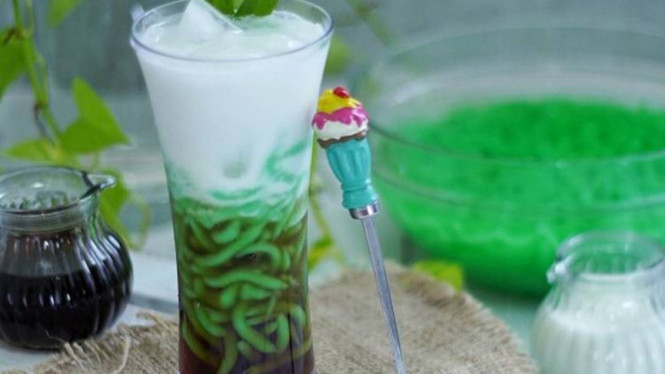 Es cendol atau es dawet.