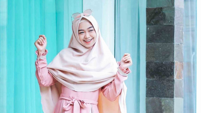 Instagram.com/@riaricis1795