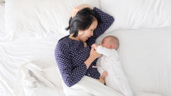 Ilustrasi ibu menyusui