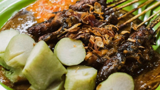 Sate Madura H. Husein, Blok S