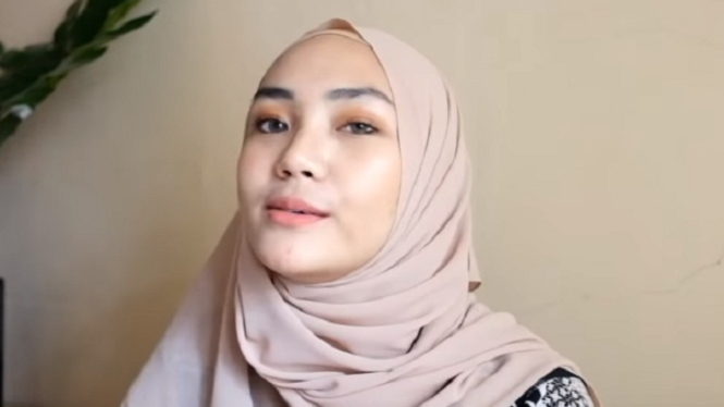 Tips Memakai Jilbab Pashmina Untuk Wajah Bulat Dan Lonjong