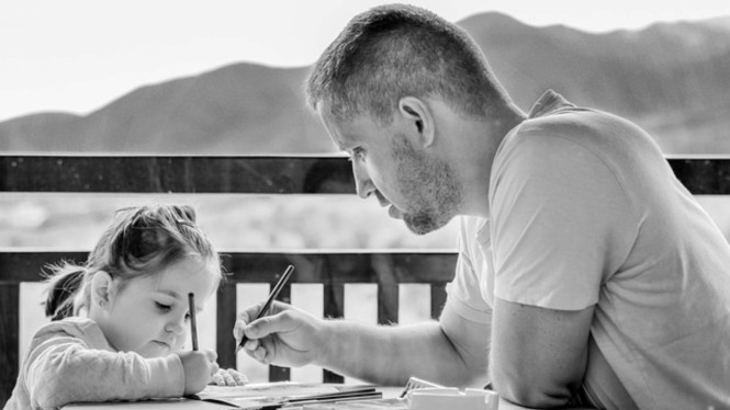 Ilustrasi mengasuh anak