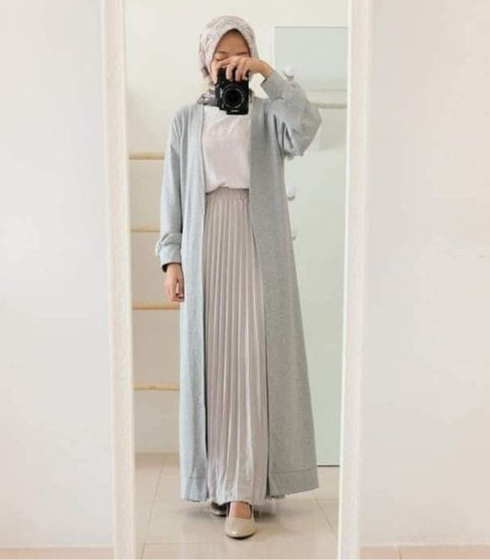 9 Inspirasi Ootd Rok Plisket Hijab Tampil Fashionable Dan Elegan Halaman 3 1700