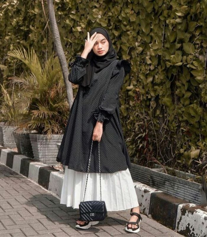 9 Inspirasi Ootd Rok Plisket Hijab Tampil Fashionable Dan Elegan Halaman 3 6141