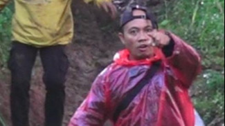 Evakuasi Jenazah Pendaki Gunung Saeng di Bondowoso Diwarnai Arogansi Oknum Polisi Halangi Jurnalis Ambil Gambar