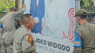 Masih Terpasang di Pusat Kota dan Jalan Nasional, Reklame Kadaluarsa Ditertibkan Sat Pol PP
