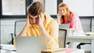 Tips Mengatasi Stres Mata Akibat Laptop dan Hp