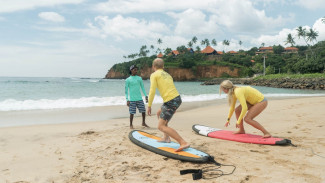 5 Pantai di Bali yang Cocok untuk Belajar Berselancar