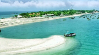 Gili Ketapang, Pulau Kecil yang Menjadi Primadona di Utara Probolinggo