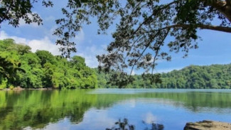 Danau Kastoba, Surga Tersembunyi yang Memukau di Pulau Bawean