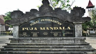 Harmoni Keberagaman Agama di Puja Mandala Bali