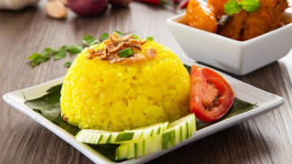 Resep Nasi Kuning Rice Cooker Praktis untuk Sarapan Keluarga