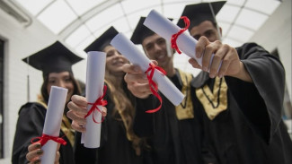 Fresh Graduate Wajib Tahu! 7 Pekerjaan Ini Paling Banyak Buka Lowongan di 2025 – Nomor 4 Gajinya Fantastis!