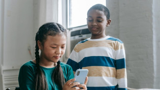Ini Alasan Mengapa Main Game Online Itu Baik untik Anak