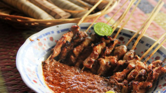 Kuliner Sate Bulayak yang Wajib Dicoba
