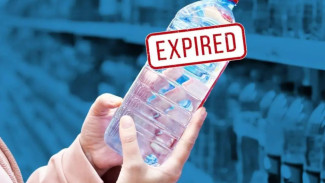 Air Nggak Bisa Basi, Tapi Kenapa Botol Air Mineral Selalu Punya Tanggal Kadaluarsa?