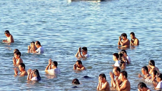 Menggali Makna dan Tradisi Hari Raya Banyu Pinaruh di Bali