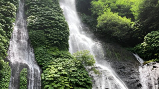Beberapa air terjun dengan medan yang menantang di Bali, nomor 6 bikin penasaran !