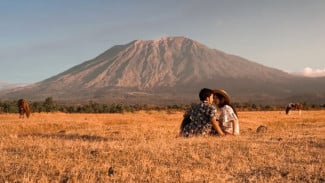 Tianyar, Desa di Bali Yang Punya Savana Eksotis dan Laboratorium Terumbu Karang!