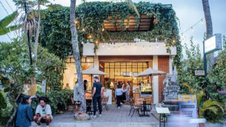 Littletalks Ubud, Bookcafe Seni dengan Suasana Paling Chill di Bali