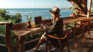 Dari Balik Layar, Kehidupan Freelance Digital Nomad Lokal Bali yang Mengabdi pada Klien Global