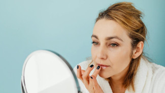 Lindungi Bibirmu! 6 Cara Praktis Menjaga Bibir Tetap Lembap