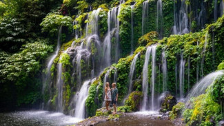 Menyelusuri Keindahan Banyu Wana Amertha Waterfall Munduk