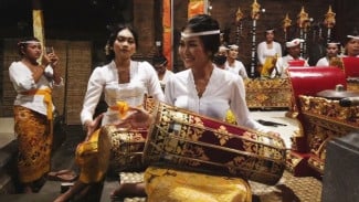 Perempuan Pengrawit, Suara Lain dari Balik Gamelan Bali yang Biasanya Didominasi Pria