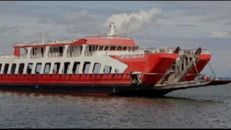 Kapal Penyeberangan KMP Tunu Pratama Jaya Terbalik di Selat Bali