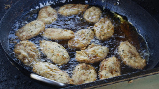 Cara Membersihkan Kerak Panci Gosong Pakai Bahan Dapur