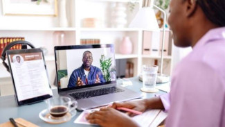 Tips Interview Kerja Virtual Agar Lebih Percaya Diri