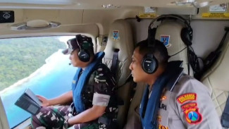 Kapolresta Banyuwangi dan Danrem 083 Laksanakan Patroli Udara di Selat Bali dan Sisir Pantai