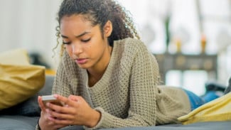 Tips Menghadapi Tekanan Sosial dari Media Sosial agar Tidak Kehilangan Jati Diri