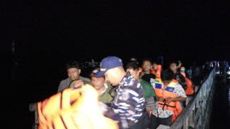 KMP Agung Samudra XVIII Kandas di Selat Bali, 41 Orang Penumpang Dievakuasi