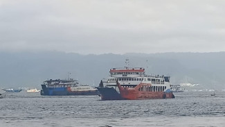 Terjadi Antrean Panjang, 4 Kapal Eks LCT Diizinkan Beroperasi dengan Dispensasi Terbatas