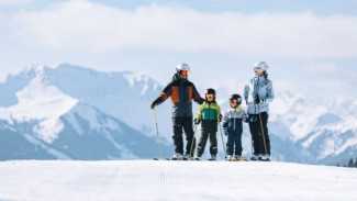 Menguak Pesona Ski di Benua Selatan