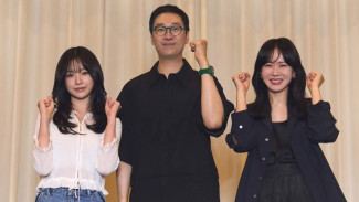 Son Ye Jin dan Jo Yu Ri Bersatu Menggoda Penonton di Netflix Original Variety