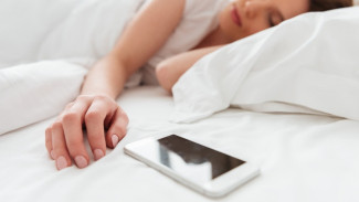 6 Dampak Buruk Dibalik Romantismenya Sleepcall dengan Pasangan