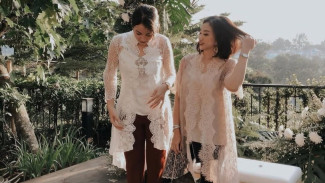 Begini Mix and Match Kebaya Biar Nggak Keliatan Tua