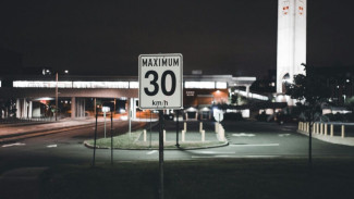 Hindari Kecelakaan! Pahami Aturan Kecepatan Berkendara di Jalan Raya